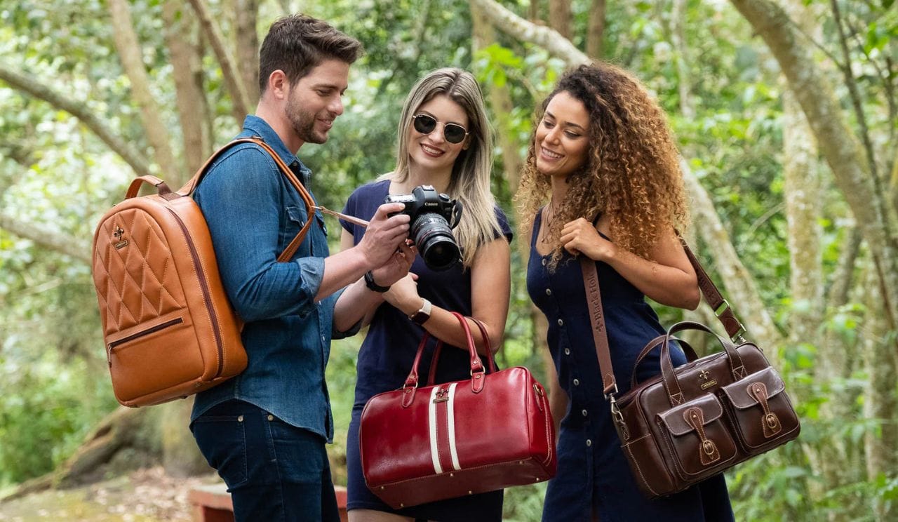 Mochila, Bolsa e Bag para fotógrafos. Acessórios em couro Black Hold