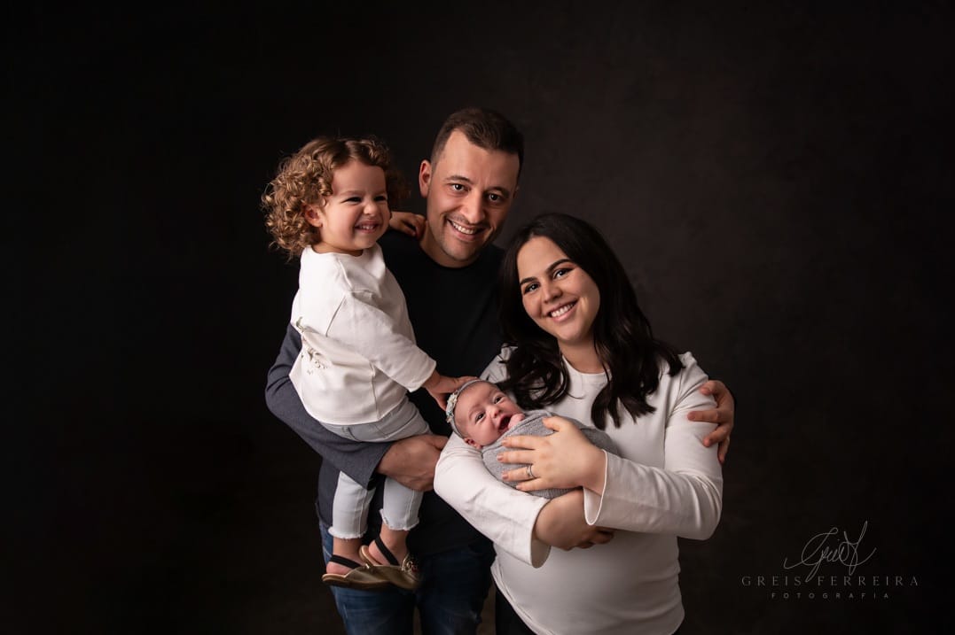 Ensaio Newborn com família Fotografia Greis Ferreira